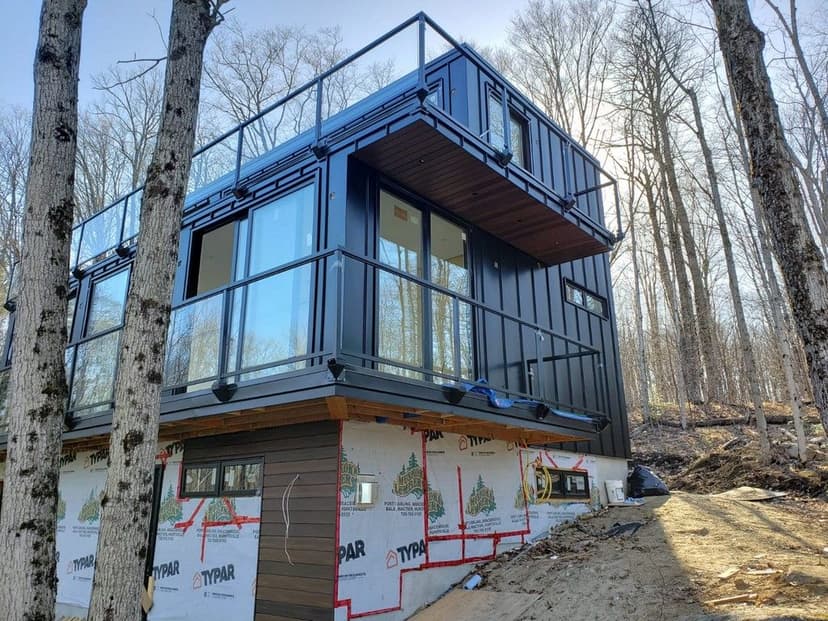 Standing Seam Walls and Distinction Soffit in Lake of Bays